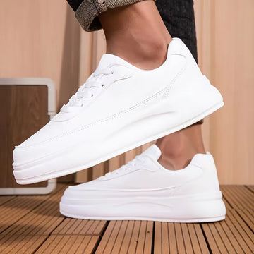 Lage sneakers met dikke zool