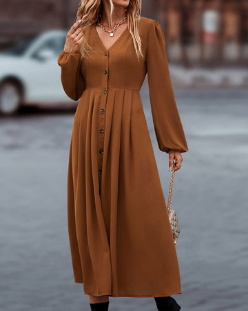 Elke | Elegante herfstjurk met knopen en V-hals in de kleur Bruin voor dames in stijl ideaal voor de herfst.