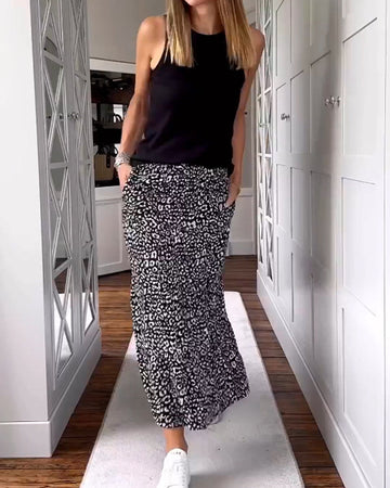 Casual bedrukte lange rok in de kleur Zwart voor dames in stijl ideaal voor de lente.