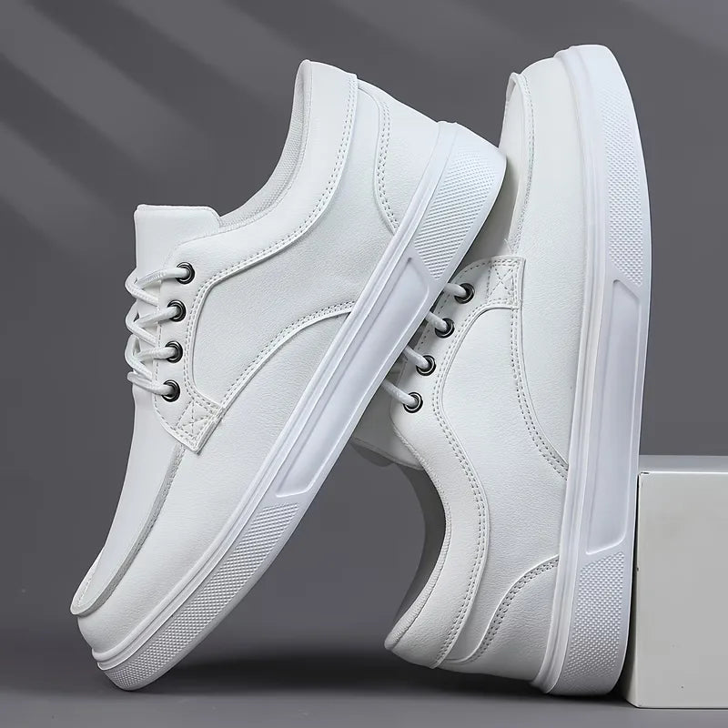 Lage sneakers met lace-up sluiting