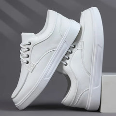 Lage sneakers met lace-up sluiting