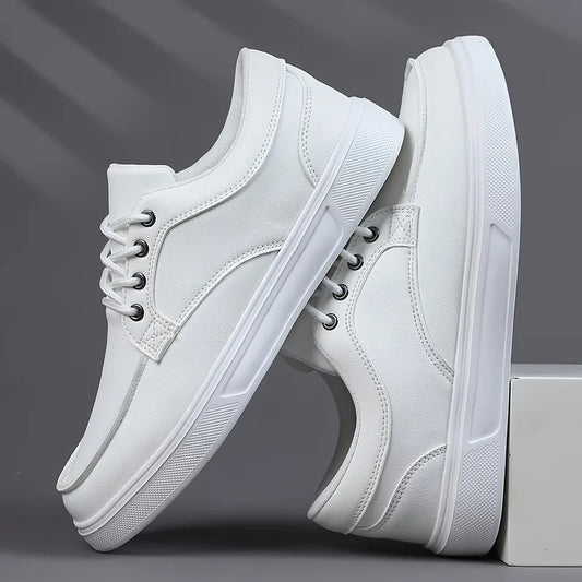 Lage sneakers met lace-up sluiting