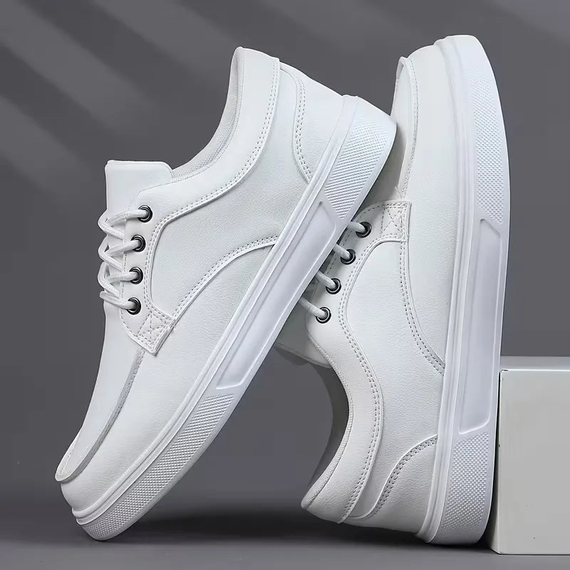 Lage sneakers met lace-up sluiting