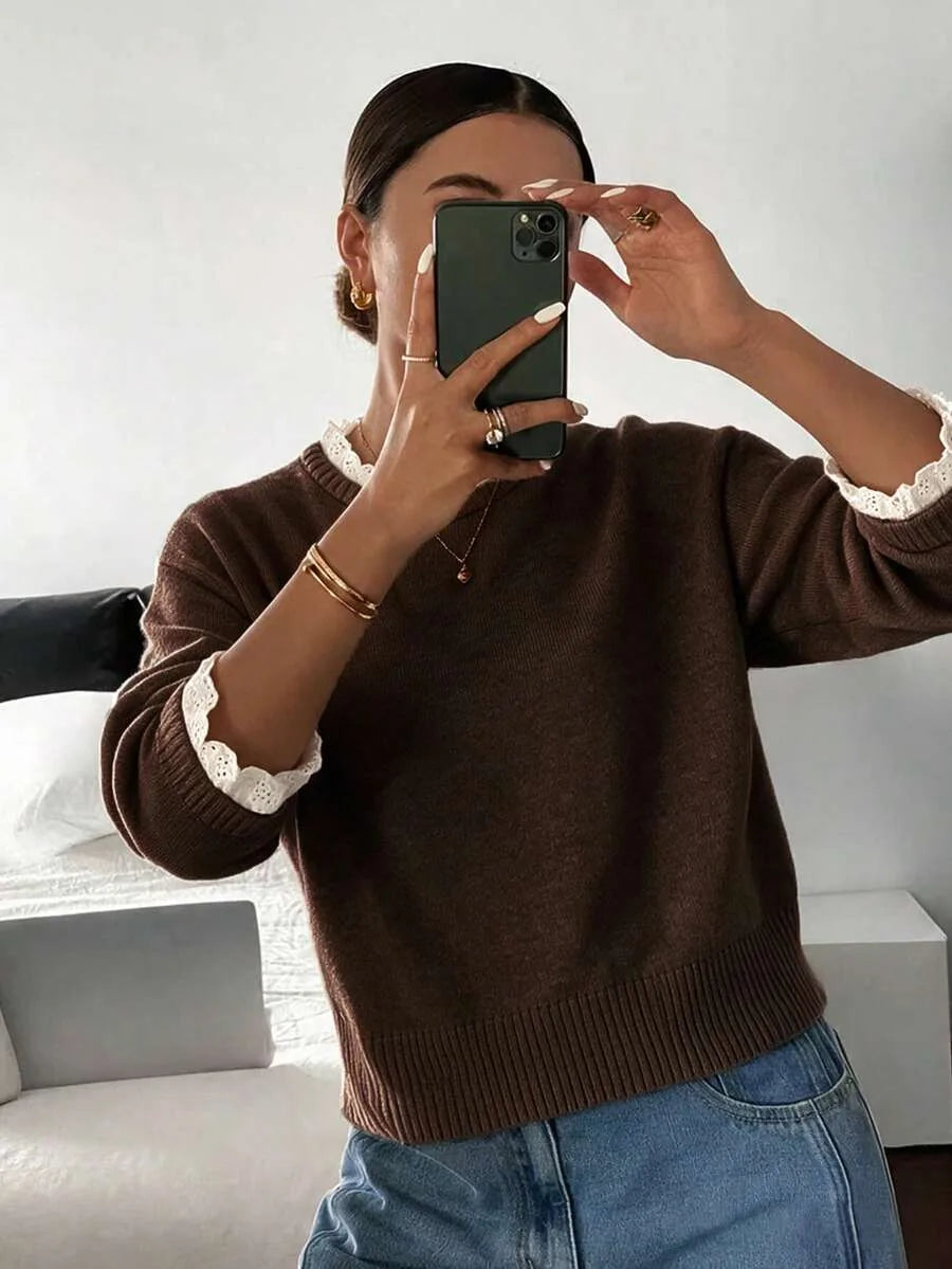Sweater met kant en ronde hals