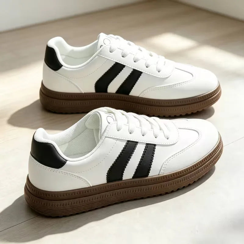 Lage sneakers met lace-up closure