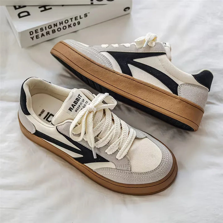 Lage sneakers met lace-up sluiting