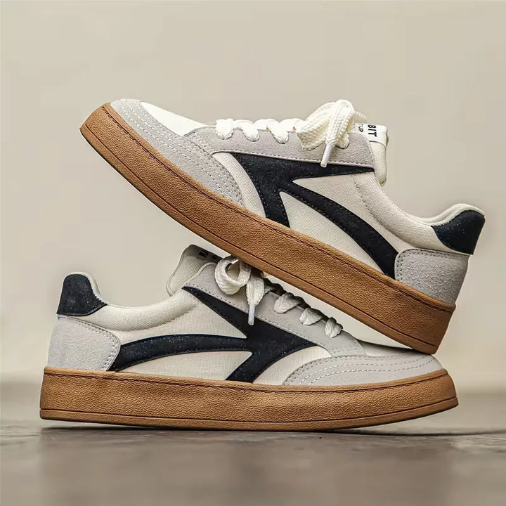 Lage sneakers met lace-up sluiting