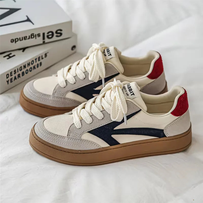 Lage sneakers met lace-up sluiting