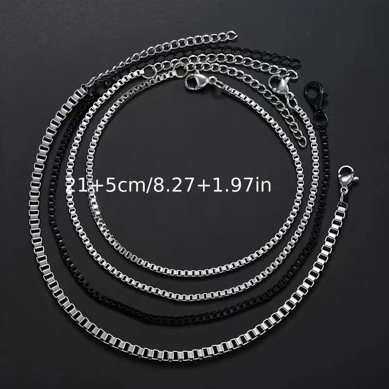 Set van vier minimalistische armbanden