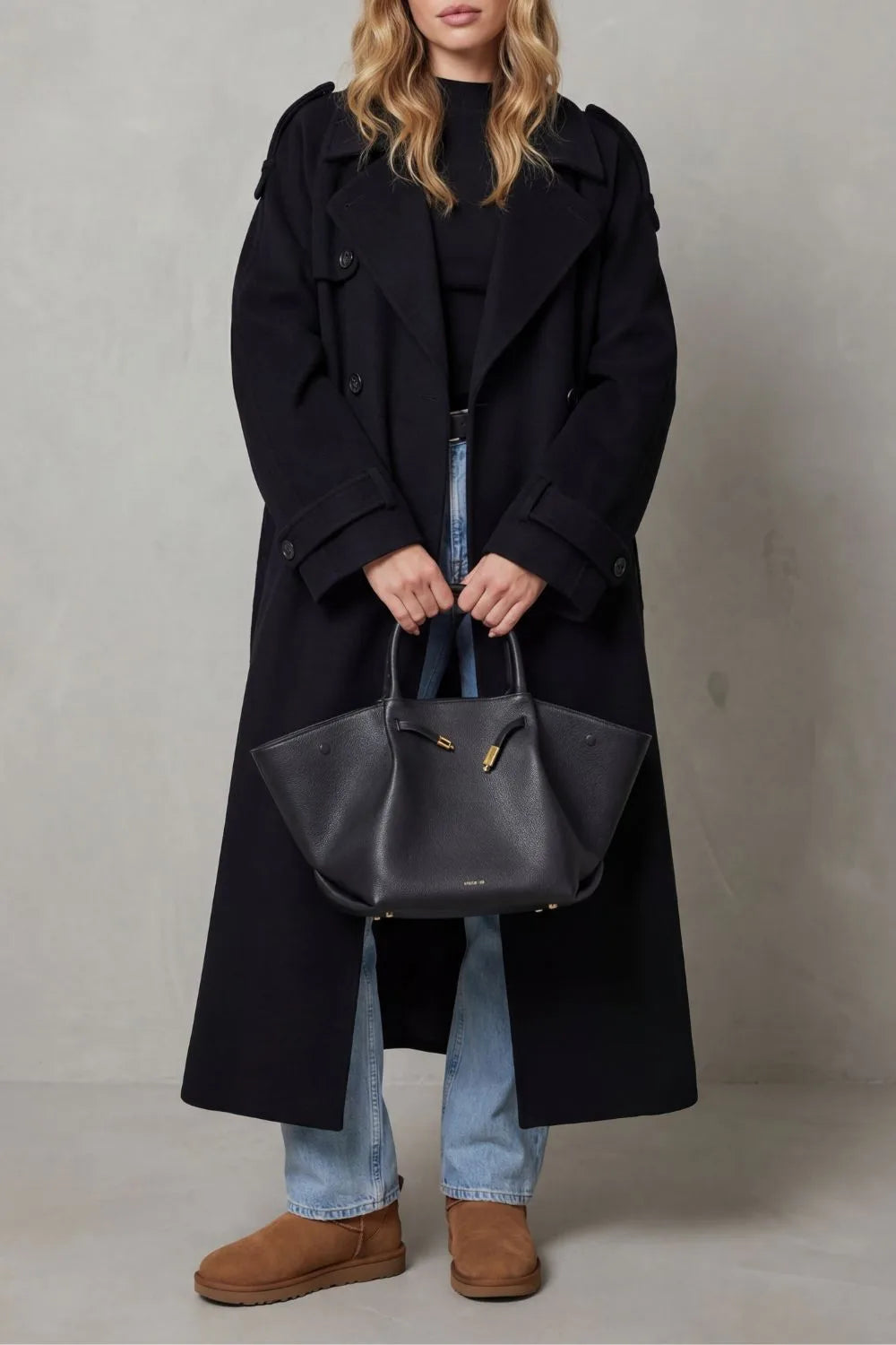 Oversized wollen trenchcoat