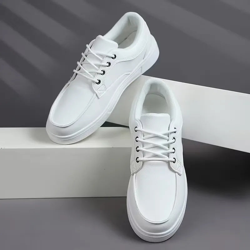 Lage sneakers met lace-up sluiting