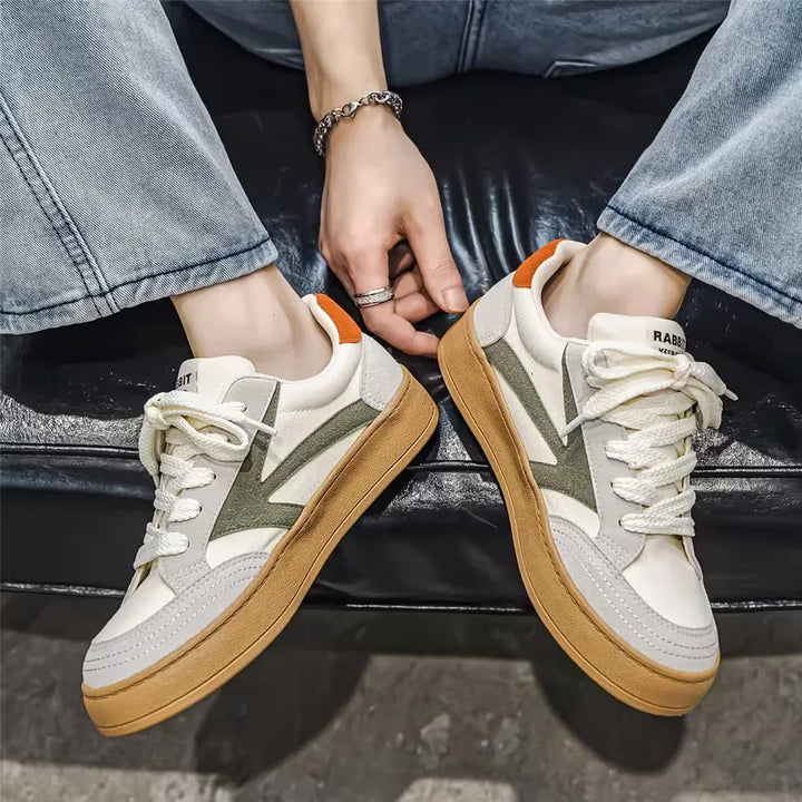 Lage sneakers met lace-up sluiting