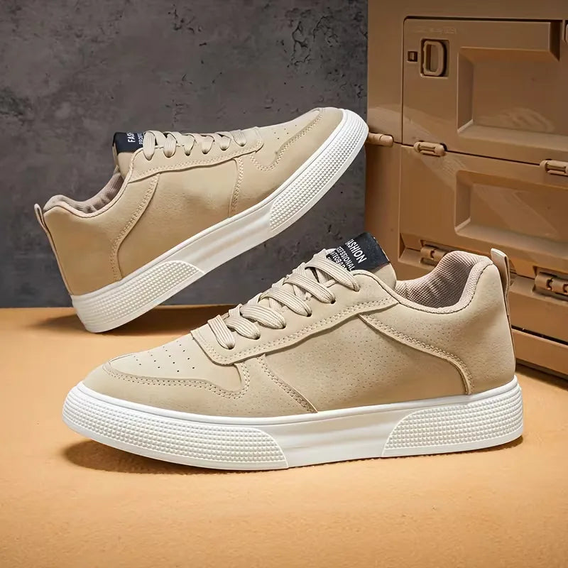 Lage sneakers met lace-up sluiting