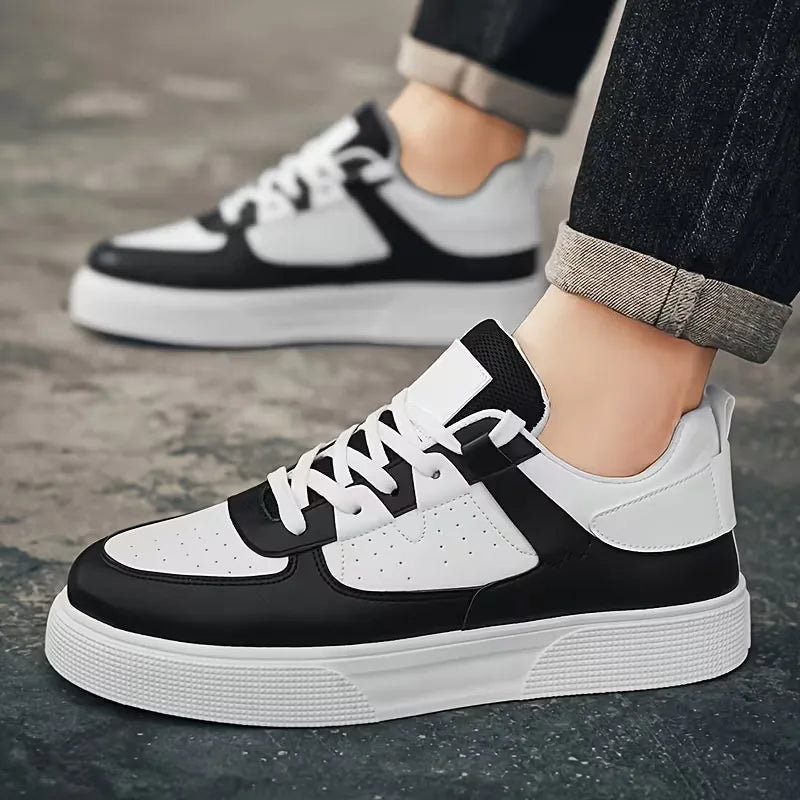 Lage sneakers met perforaties