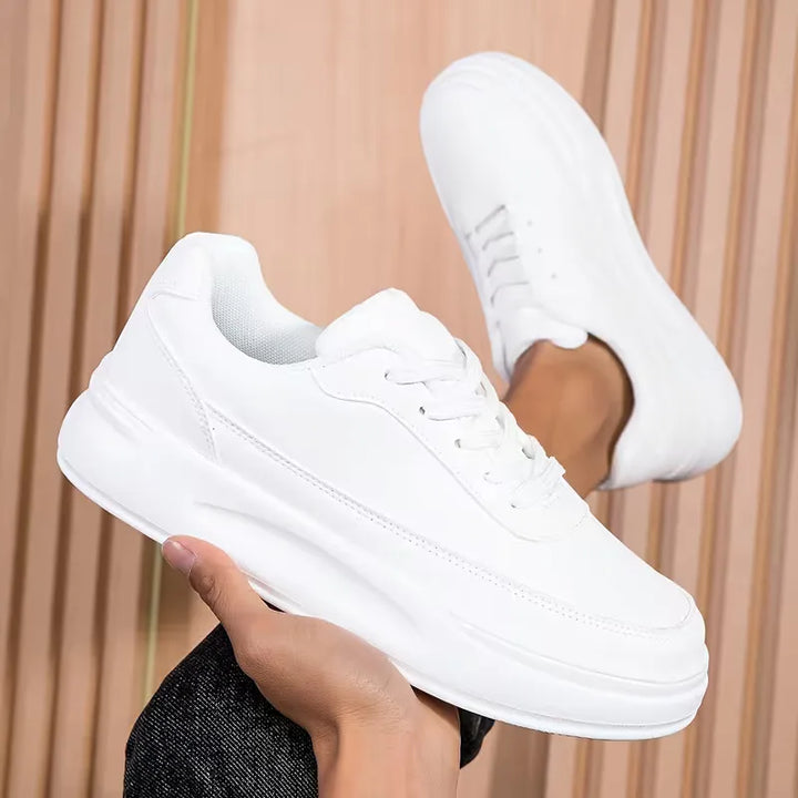 Lage sneakers met dikke zool
