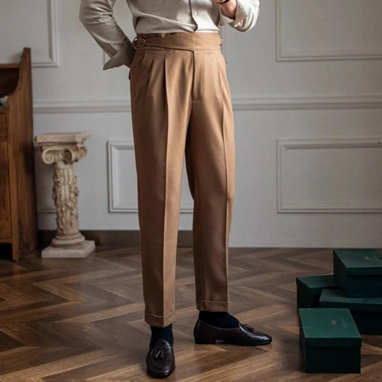 Broek met hoge taille en plooien aan de voorkant