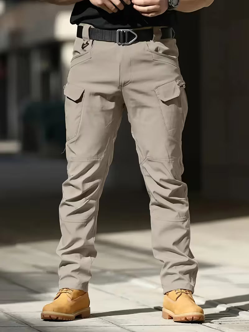 Cargo broek met rekbaar materiaal en meerdere zakken