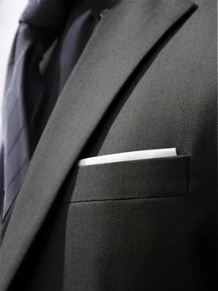Driedelig heren pak met slim fit en glanzende afwerking