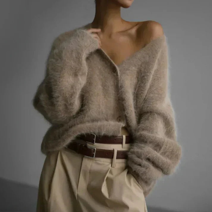 Fluffy cardigan met v-hals en knopen