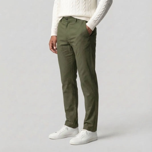 Groene chino met regular fit en zijzakken