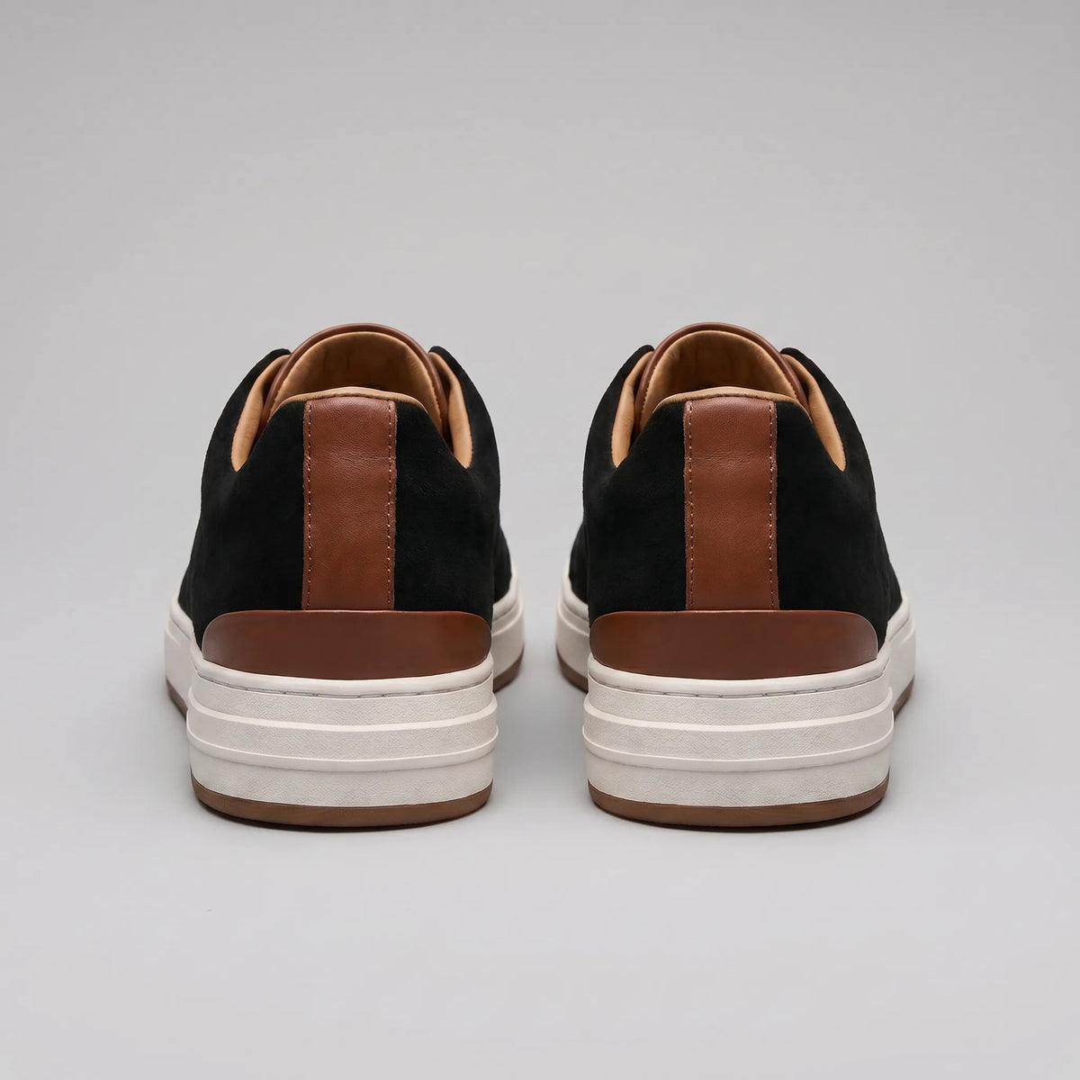 Slip-on sneakers met suède