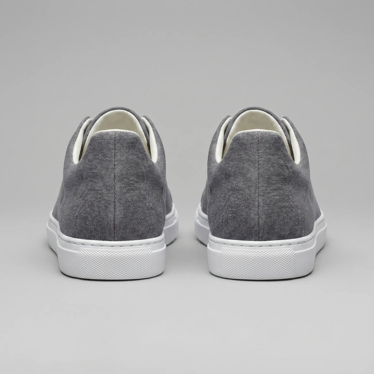 Slip-on sneakers met suède