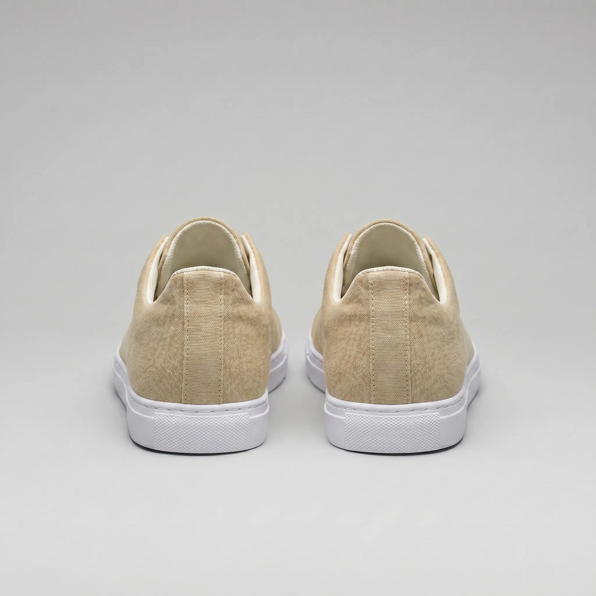 Slip-on sneakers met suède