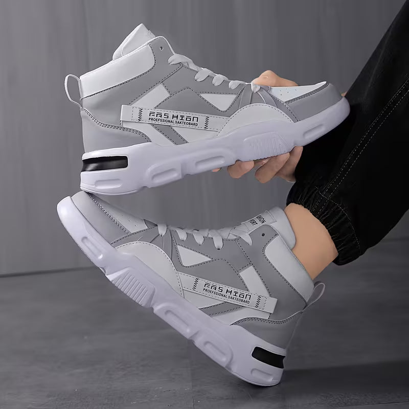 Hoge sneakers met antislip zool en vetersluiting