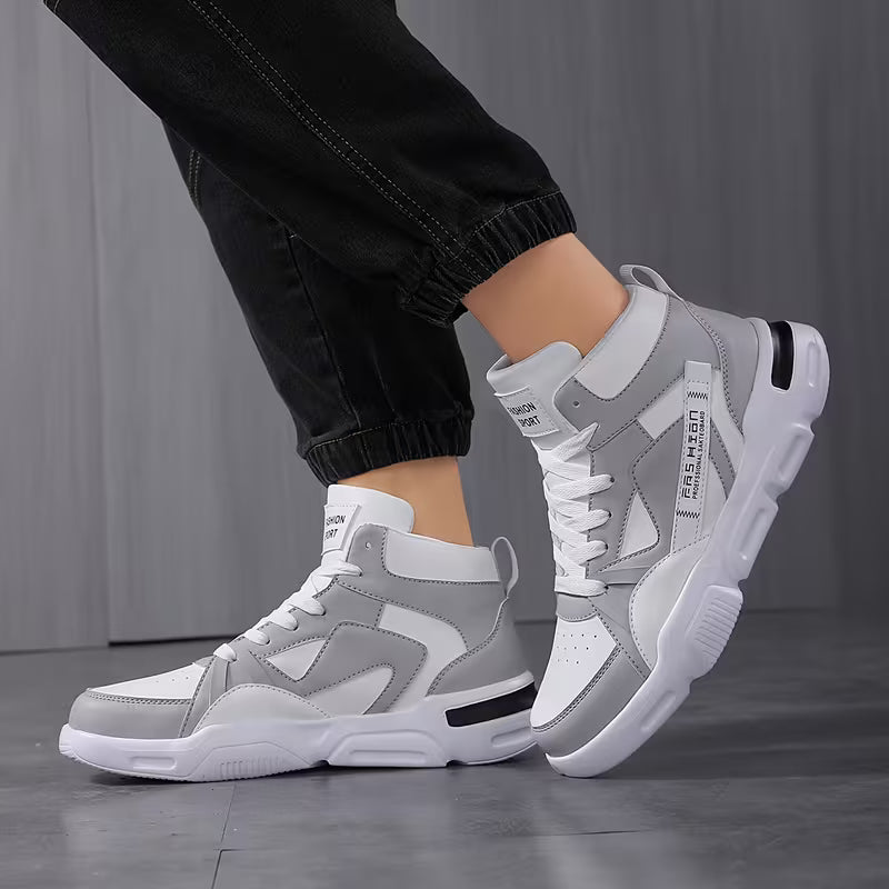 Hoge sneakers met antislip zool en vetersluiting