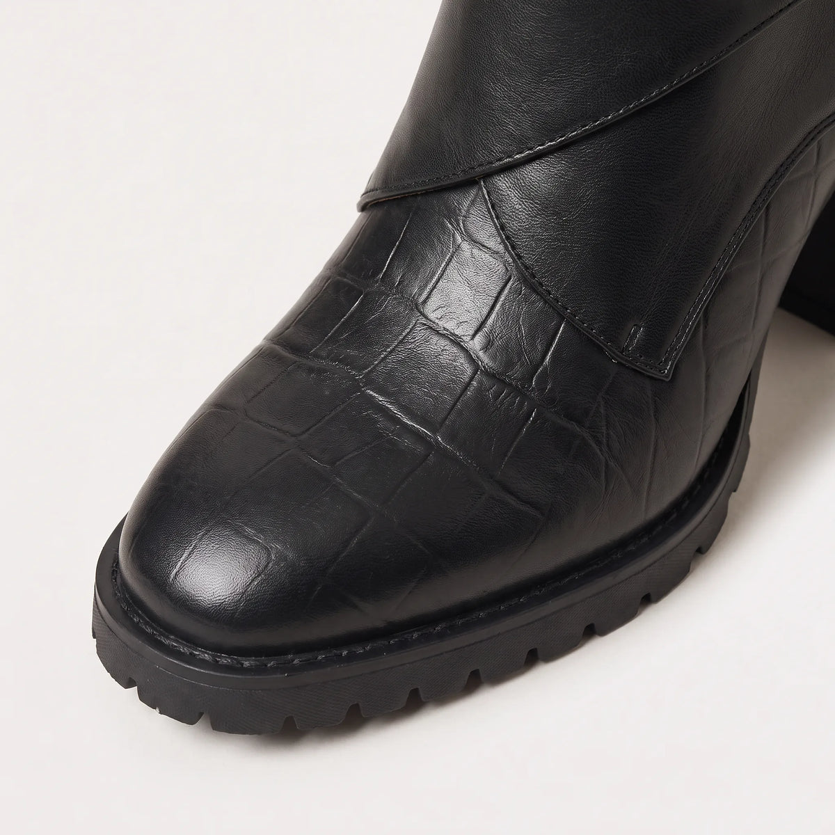 Enkelboots met flared hak