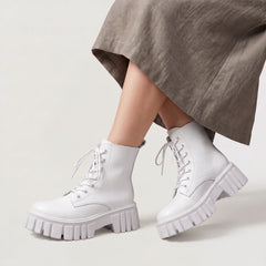 Witte enkellaarsjes met chunky sole