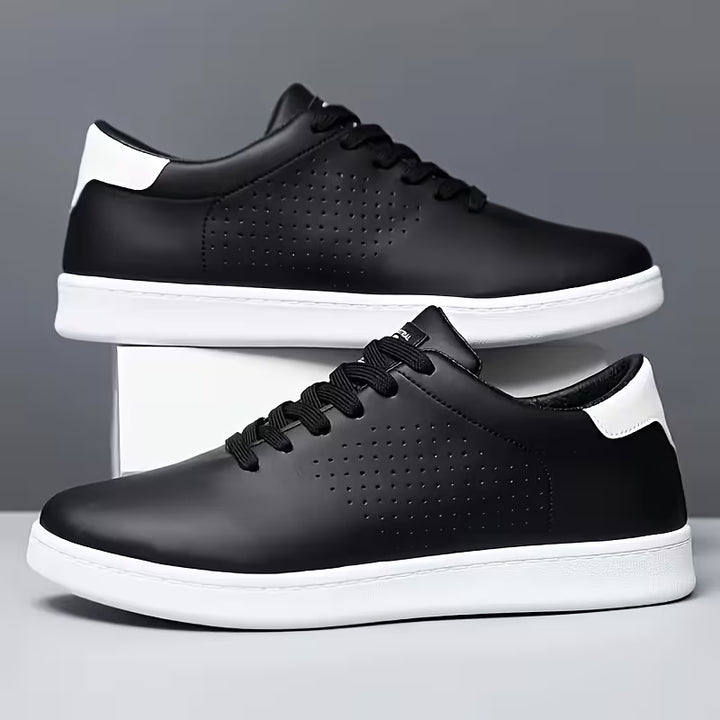 Lage skateschoenen met vetersluiting en perforaties