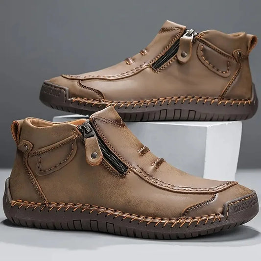 Leren schoenen met zijrits en rubberen zool