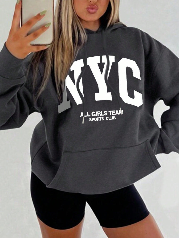 Oversized hoodie met drop shoulder ontwerp
