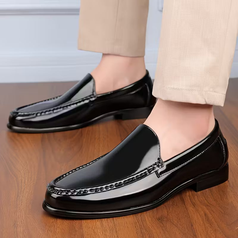 Schoenen met lichtgewicht ontwerp en puntige neus