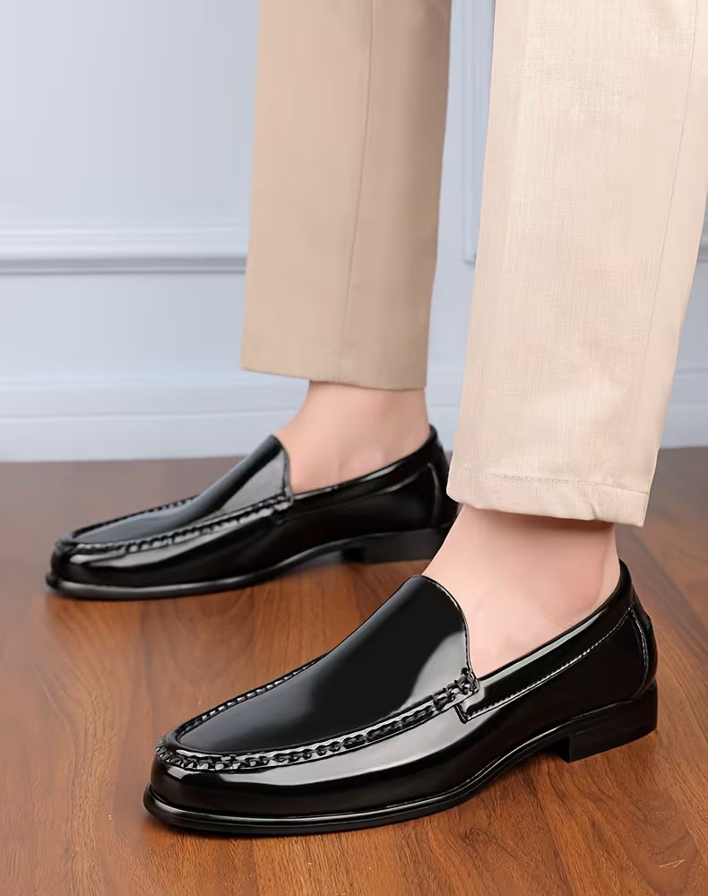 Schoenen met lichtgewicht ontwerp en puntige neus