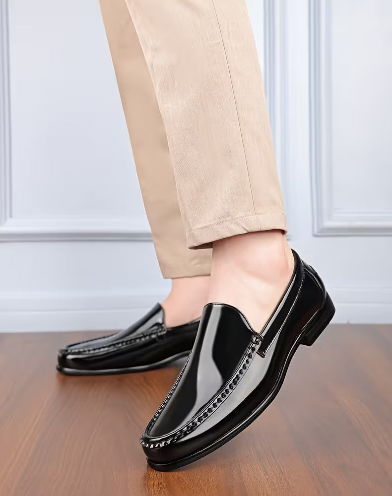 Schoenen met lichtgewicht ontwerp en puntige neus