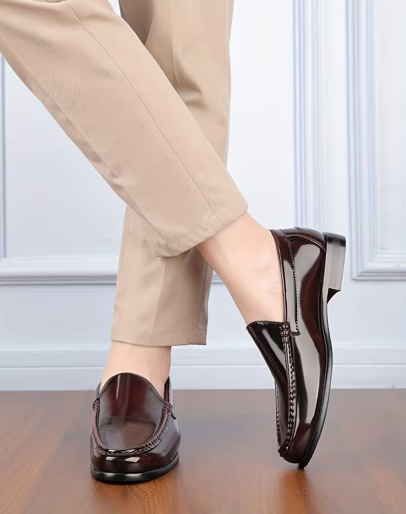 Schoenen met lichtgewicht ontwerp en puntige neus