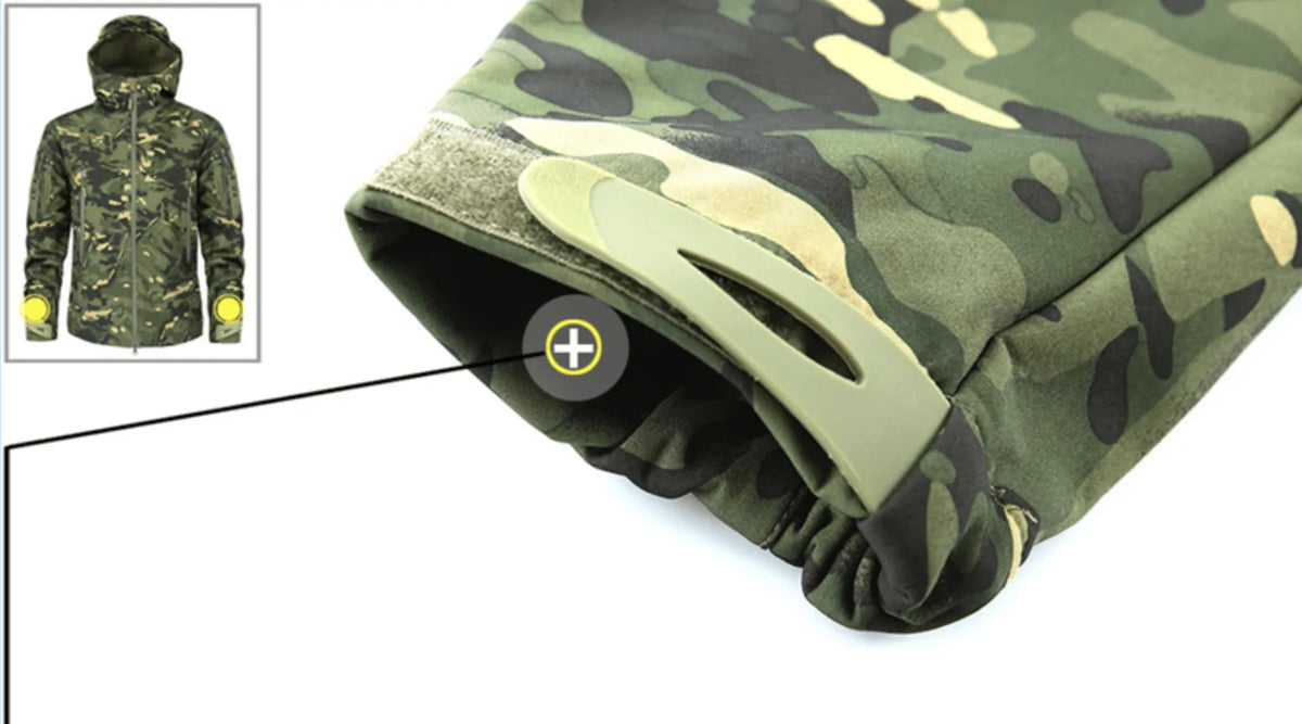 Hooded parka met camouflage patroon