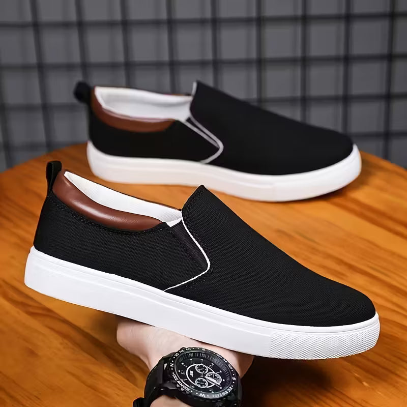 Sneakers met ademend canvas en elastische opening