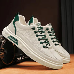 Sneakers met kunstleer en verhoogde rubberen zool