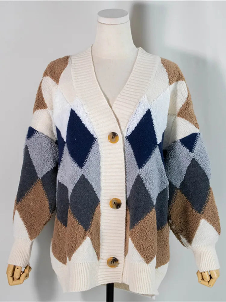 Aleda | Geruit knoopvest in de kleur Khaki voor dames in stijl ideaal voor de winter