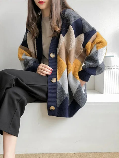 Aleda | Geruit knoopvest in de kleur Marineblauw voor dames in stijl ideaal voor de winter