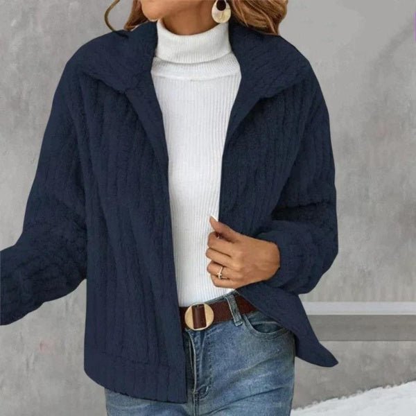 Aloisa | nonchalante pluche jas in de kleur Marineblauw voor dames in stijl ideaal voor de winter
