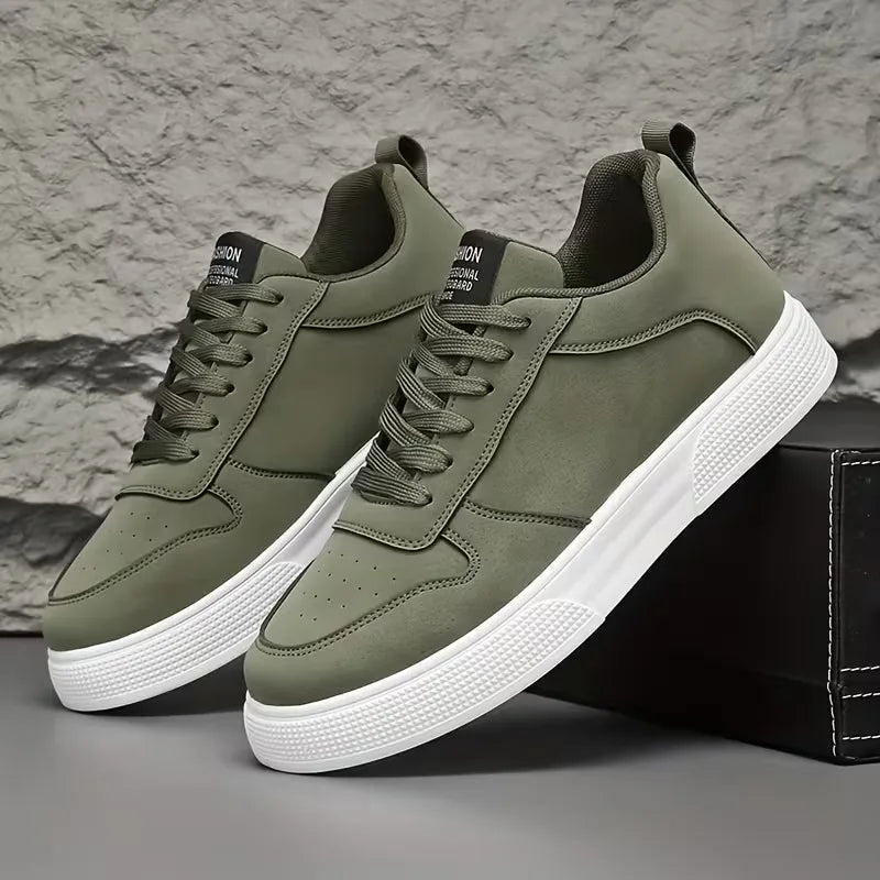 Lage sneakers met lace-up sluiting