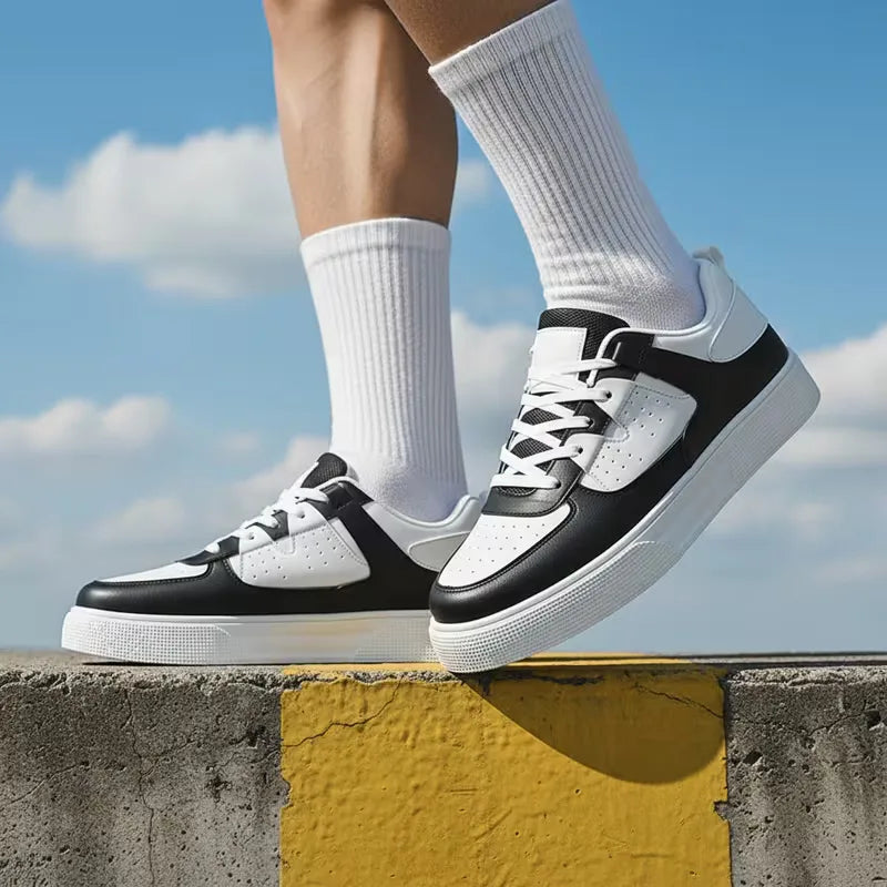 Lage sneakers met perforaties