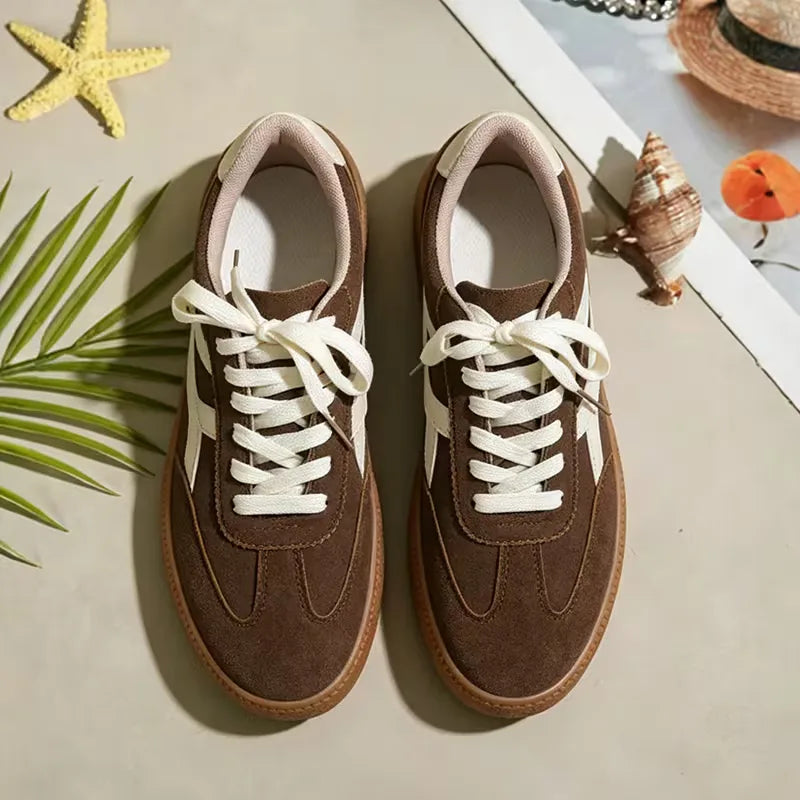 Lage sneakers met suède bovenwerk