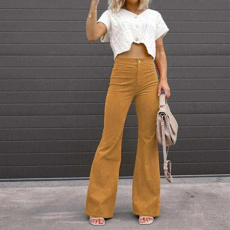 Carra | Broek met uitlopende pijpen in de kleur Geel voor dames in stijl geschikt voor alle seizoenen.