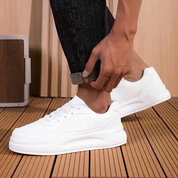 Lage sneakers met dikke zool
