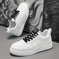 Lage sneakers met lace-up sluiting